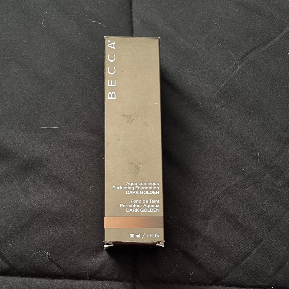 BECCA Aqua Luminous Foundation - Dark Golden